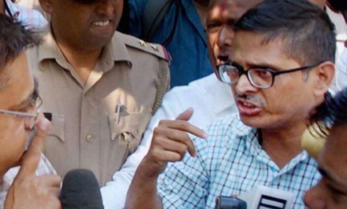 ips amitabh thakur s house searched by vigilance sleuths