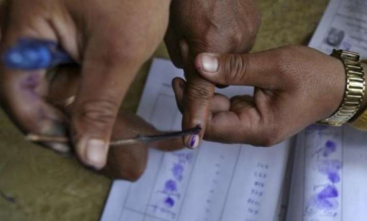 brisk polling in maharashtra