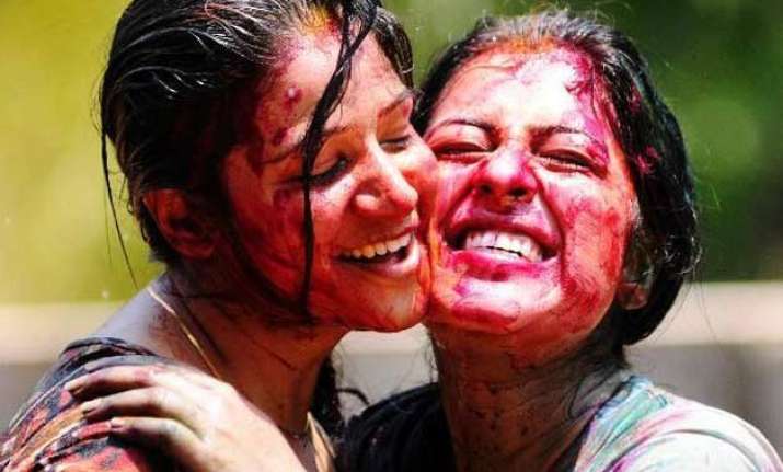 risk of catching swine flu virus high on holi say experts