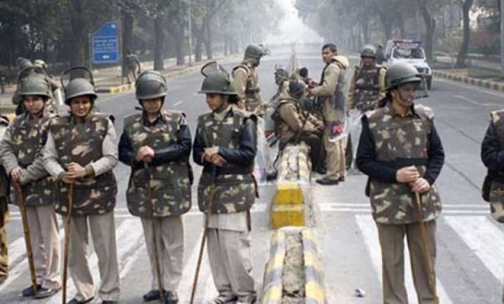 government mulls 33 per cent reservation for women in delhi