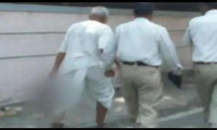 shocking pune man beheads wife walks on road with her head