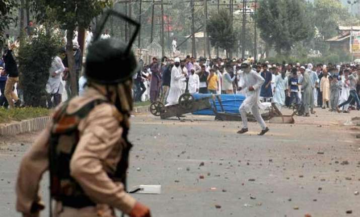 three injured in kashmir clashes after eid prayers