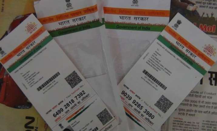 maharashtra electoral office to link voter ids with aadhaar