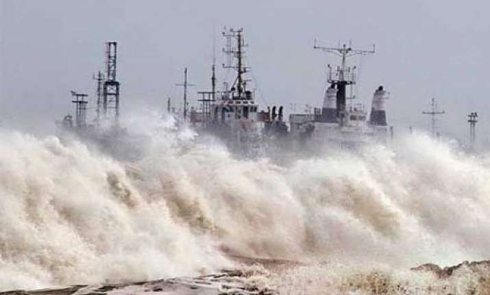 cyclone nilofer to hit gujarat coast with reduced intensity