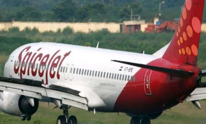 spiecjet plane skids off runway at hubli airport