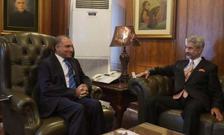 jaishankar discusses loc tension mumbai attack with pakistan