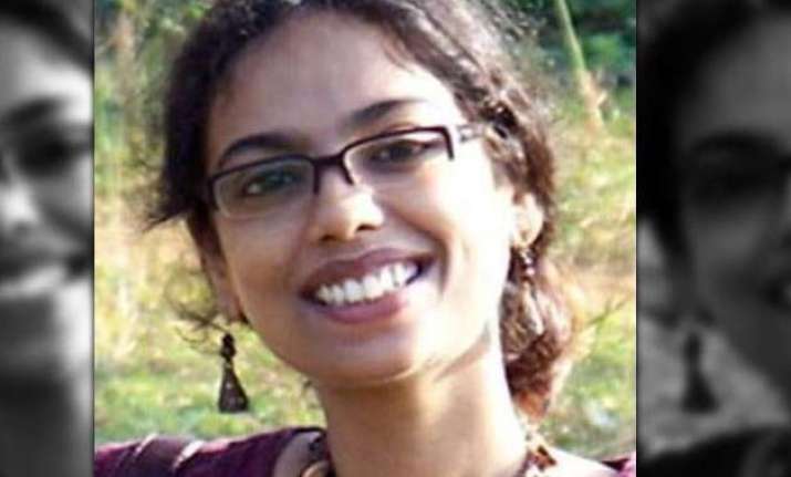 now bengali poet returns sahitya akademi award