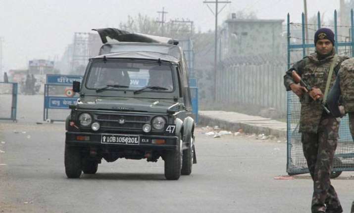 300 nsg commandos use smart weapons to combat terrorists at