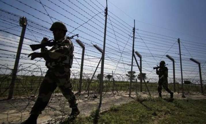 pakistan violates ceasefire along loc in poonch jawan killed