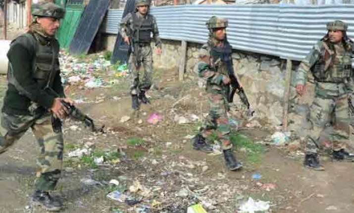 militants attack bsf convoy on jammu srinagar highway