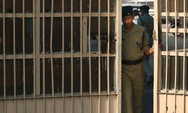 undertrial beaten to death in up jail inmates clash 26 hurt