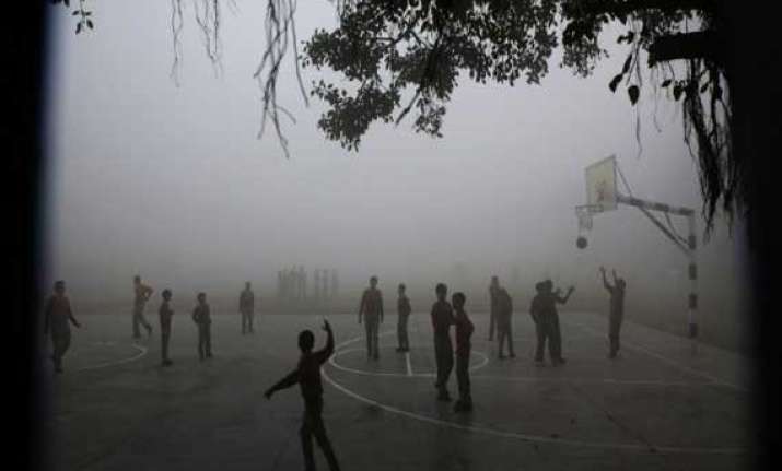 school timings changed in lucknow due to fog winter chill