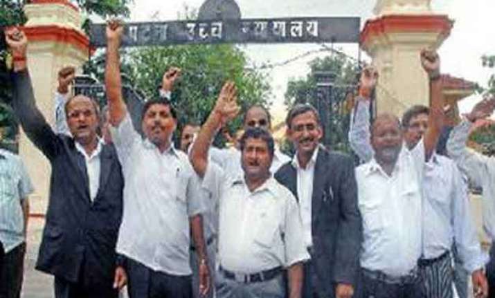 over 10 000 patna hc lawyers abstain from work