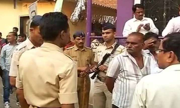 thane man who killed 14 members of his family was stuck in
