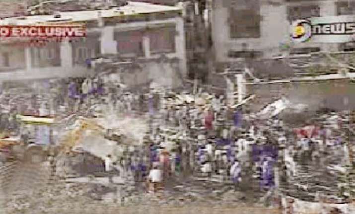 rescuers battle odds to look for 500 missing toll rises to