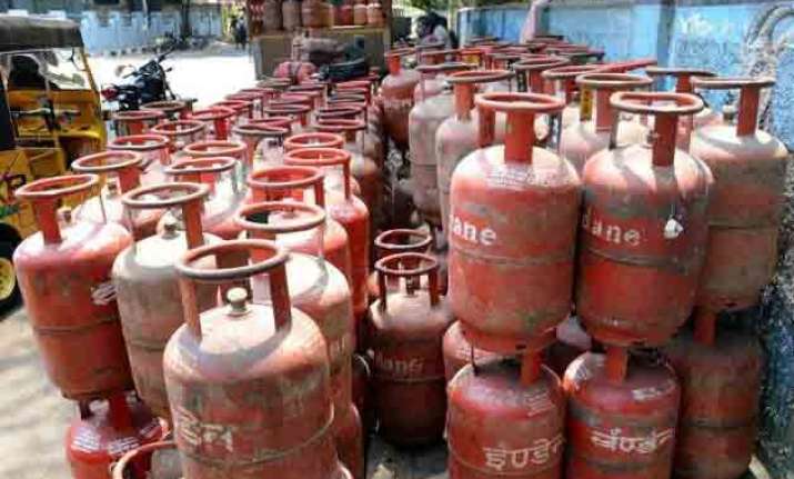 non subsidised lpg rates cut by rs 23.50 per cylinder