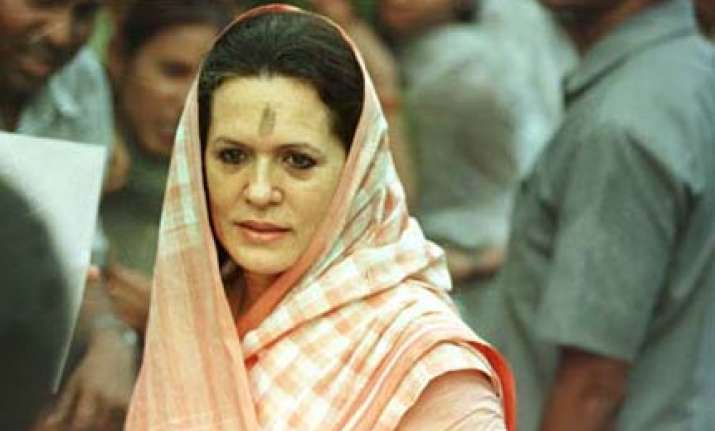 sonia gandhi pitches for women s reservation