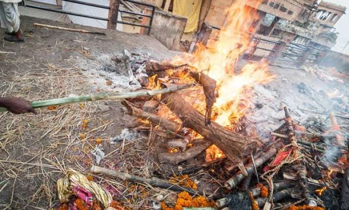5 reasons why women are not allowed at shamshan ghat