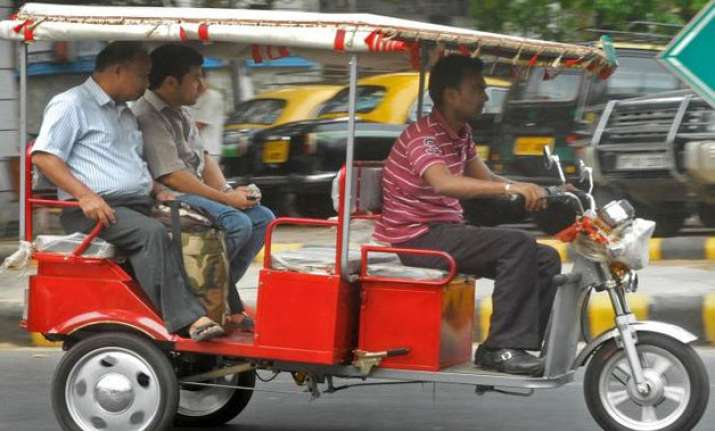 legalising e rickshaws in delhi hindrances persist