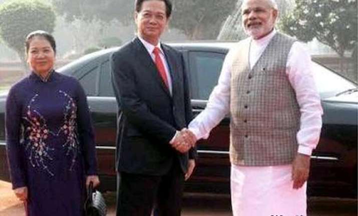 india vietnam to ramp up oil search in south china sea