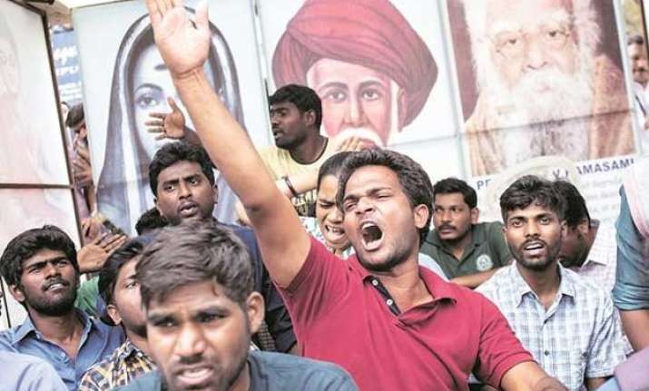dalit scholar s suicide fresh protests in delhi 60 students