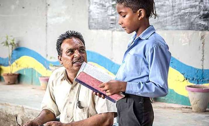 delhi government to hire retired persons as staff in schools