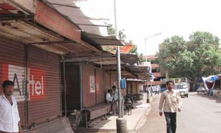 bihar shutdown disrupts rail road traffic