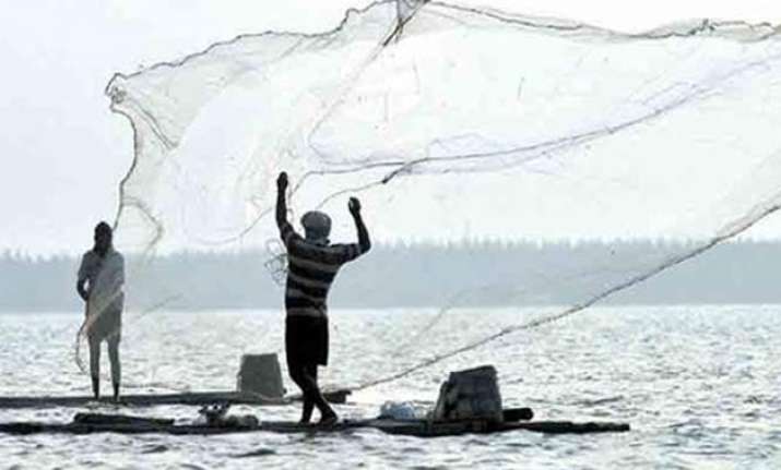 lankan president orders release of 37 indian fishermen