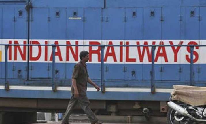 railway to provide dustbins in all 60 000 coaches soon