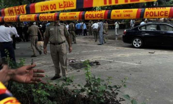 constable shot dead another injured in attack in outer delhi
