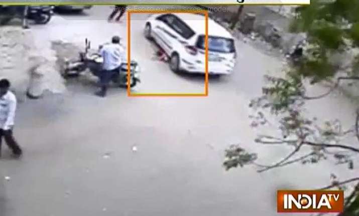 nashik three year old girl escapes after being run over by
