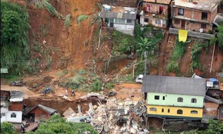 india offers help to lanka to help landslide victims