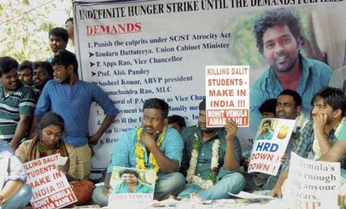 hyderabad varsity announces compensation of rs 8 lakh for