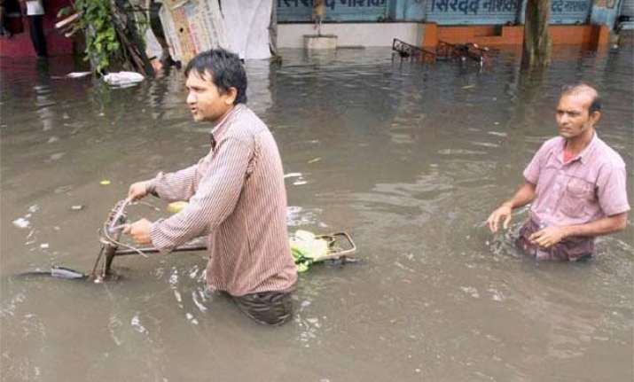 22 killed as heavy rains lash gujarat normal life hit