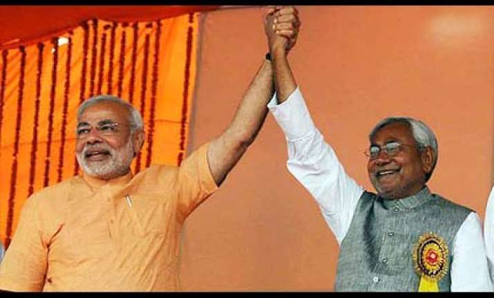 nitish snubs modi returns guj donation for kosi flood