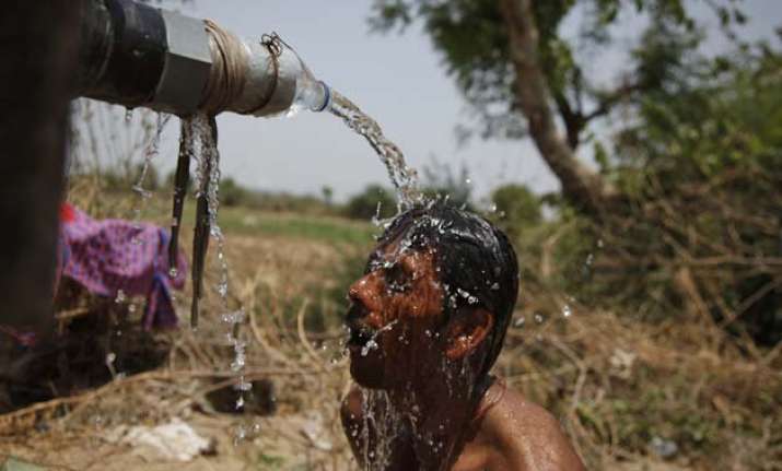 heat wave leaves 153 dead in telangana andhra pradesh