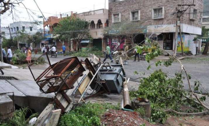cyclone hudhud visakhapatnam remains without power