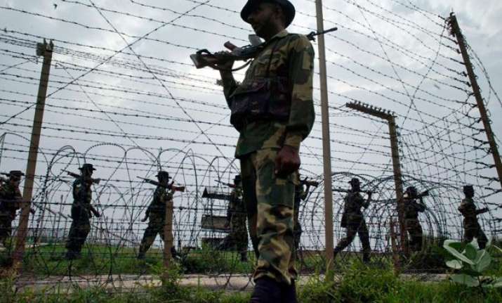 govt mulls israel type fencing along pakistan border
