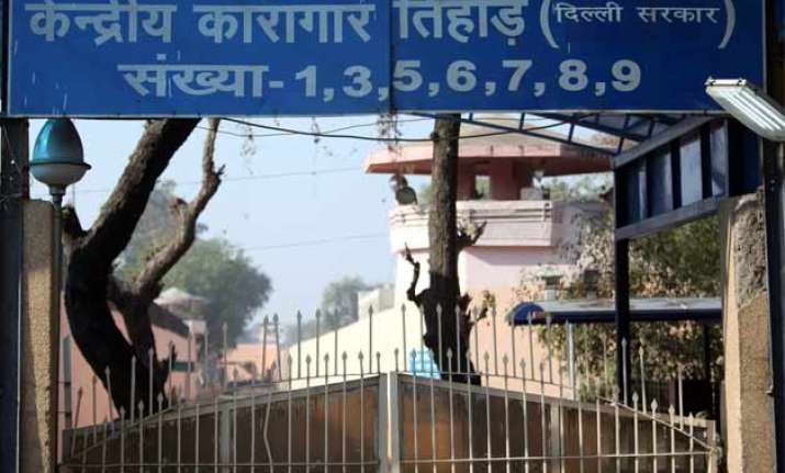 tihar superintendent suspended in jailbreak case