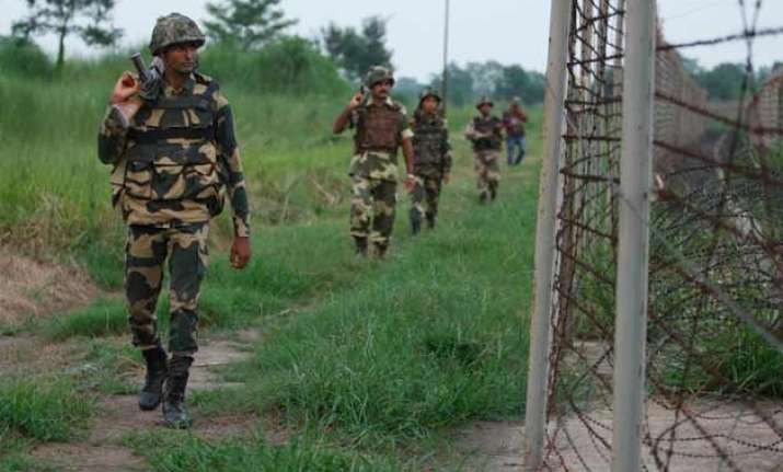 3 killed 5 injured in pak firing in poonch