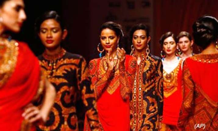 designers go traditional at delayed fashion week