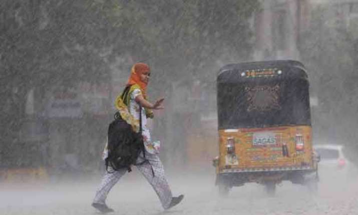 rain lashes north india kills 14 people and damages crops