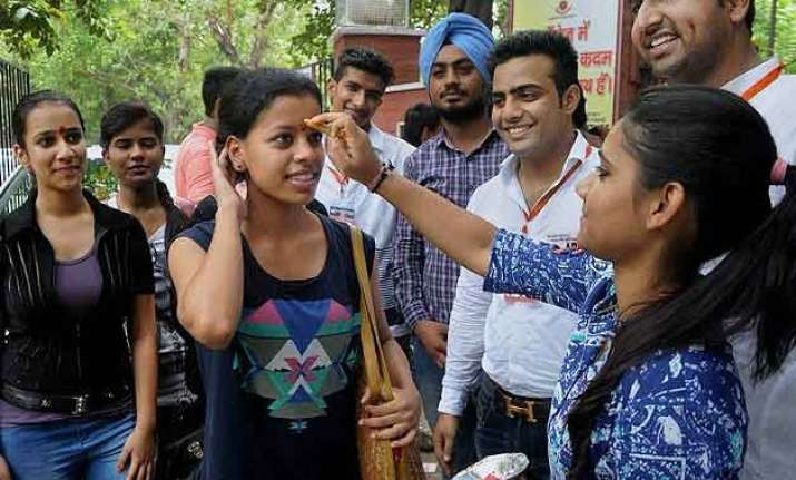 du fresher trends on twitter facebook