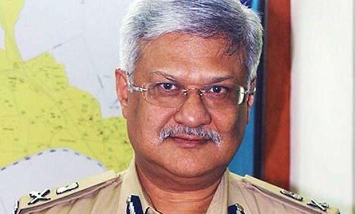 inform cops if couple stays in hotel for less than 2 hours