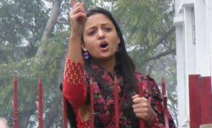 jnusu vice prez shehla receives yet another hate letter