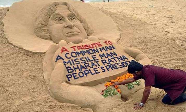 sand artist sudarsan pattnaik pays tribute to apj abdul