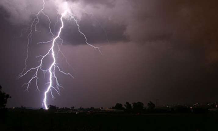 10 killed by lightning in bihar