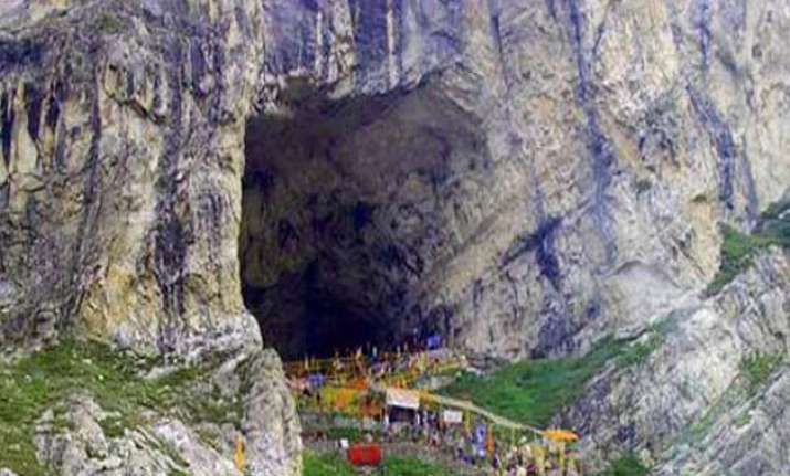 seventh batch of 2 614 pilgrims leave for amarnath yatra