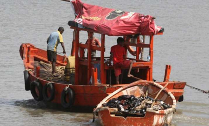 pakistan apprehends 12 boats 65 fishermen off gujarat coast