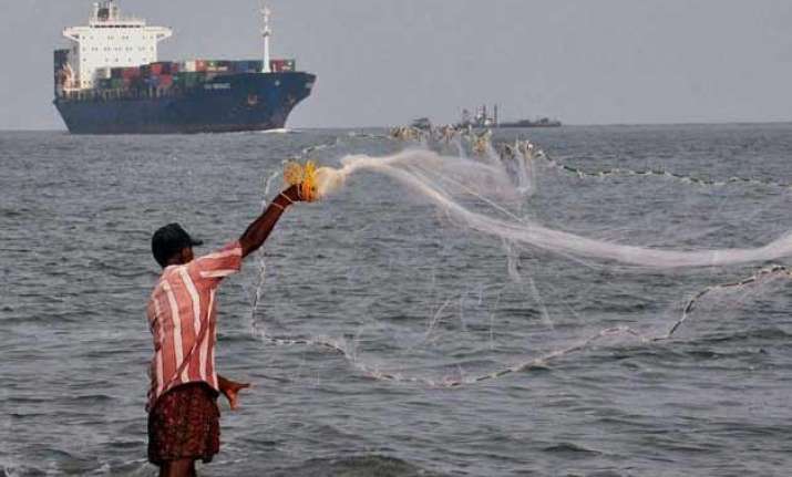 sri lanka arrests 54 indian fishermen